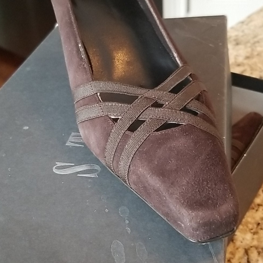 Stuart weitzman pumps